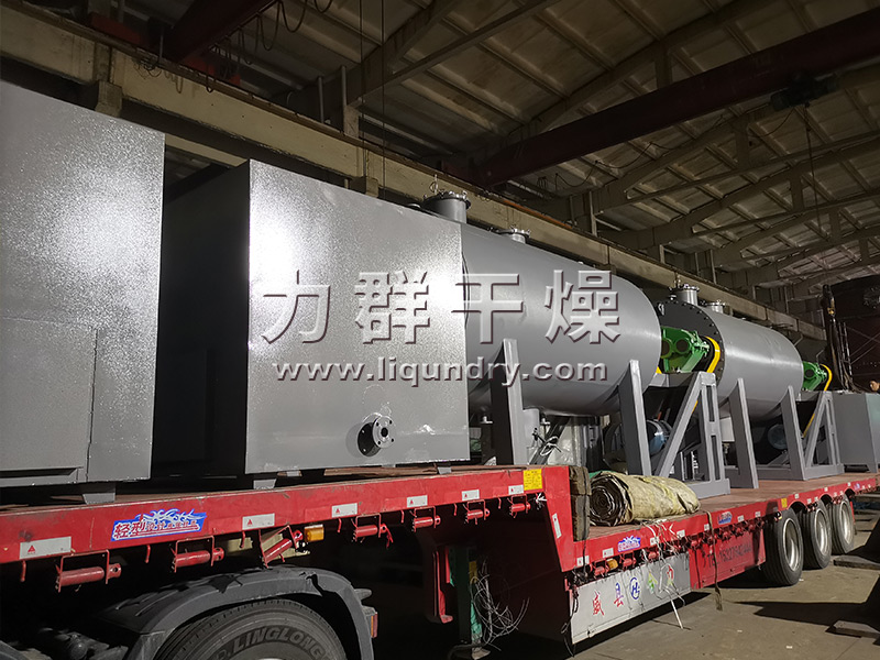 真空耙式幹燥機裝車發貨