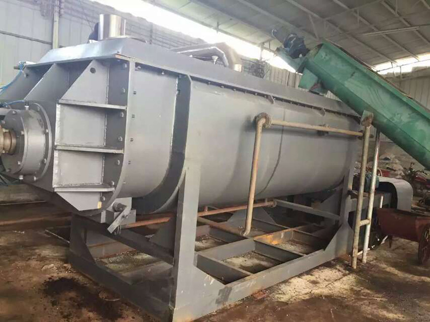 工作中的汙泥槳葉幹燥機（jī）